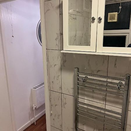 Accu Care Apartment London Bagian luar foto
